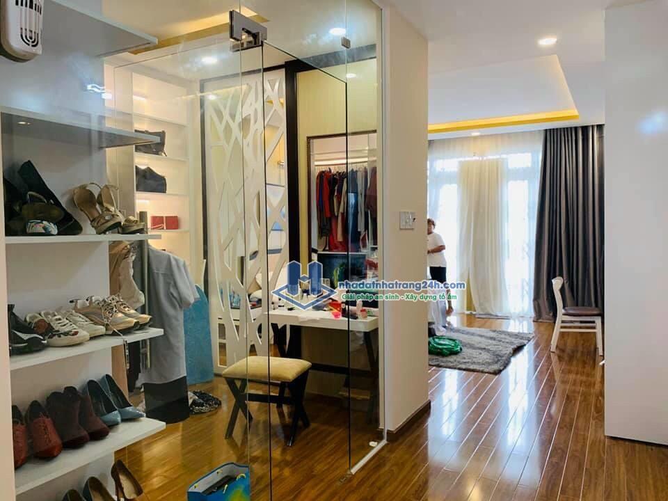 Bán nhà xã Vĩnh Thái Nha Trang