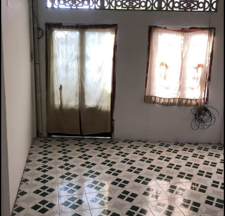 Bán nhà mặt tiền đường 2/4 Nha Trang