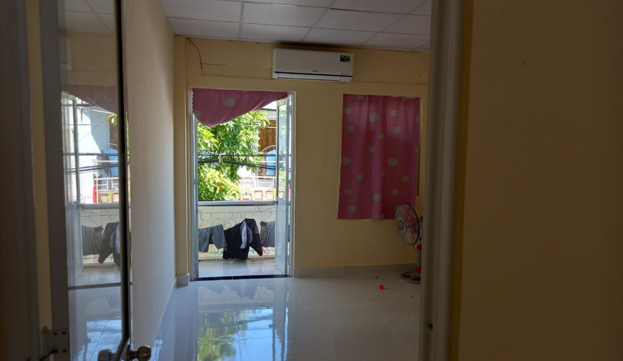 Bán nhà mặt tiền đường Lạc Thiện