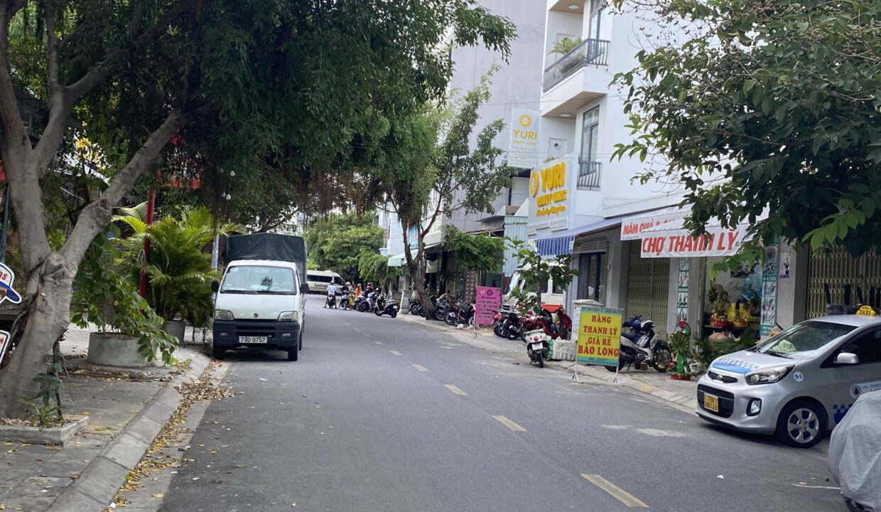 Bán nhà mặt tiền đường A6 VCN Phước Hải